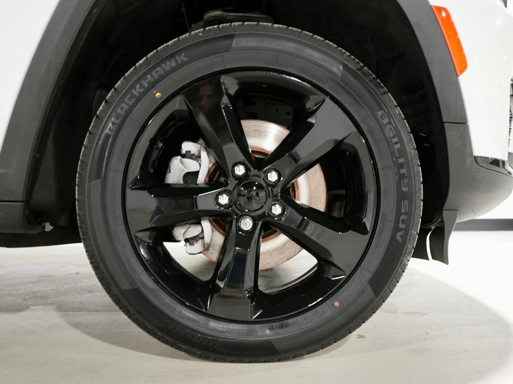 Used 2023 Jeep Grand Cherokee L Limited w/ Black Appearance Package image 35