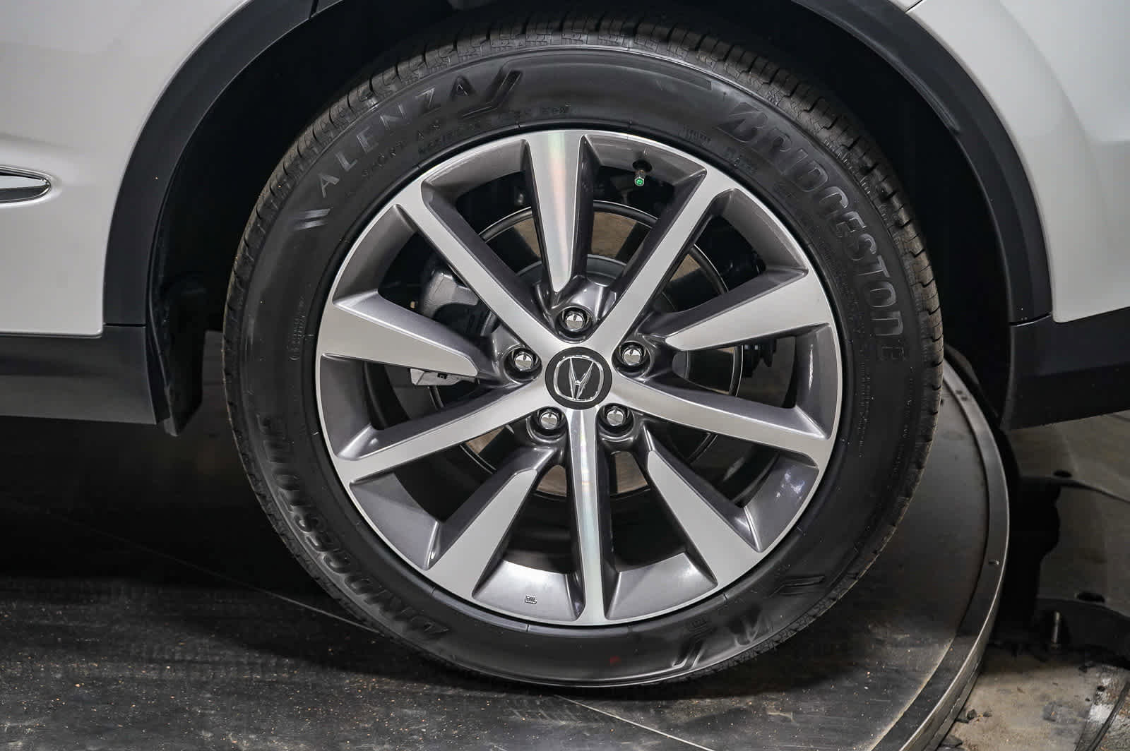 Used 2025 Acura MDX SH-AWD w/ Technology Package image 5