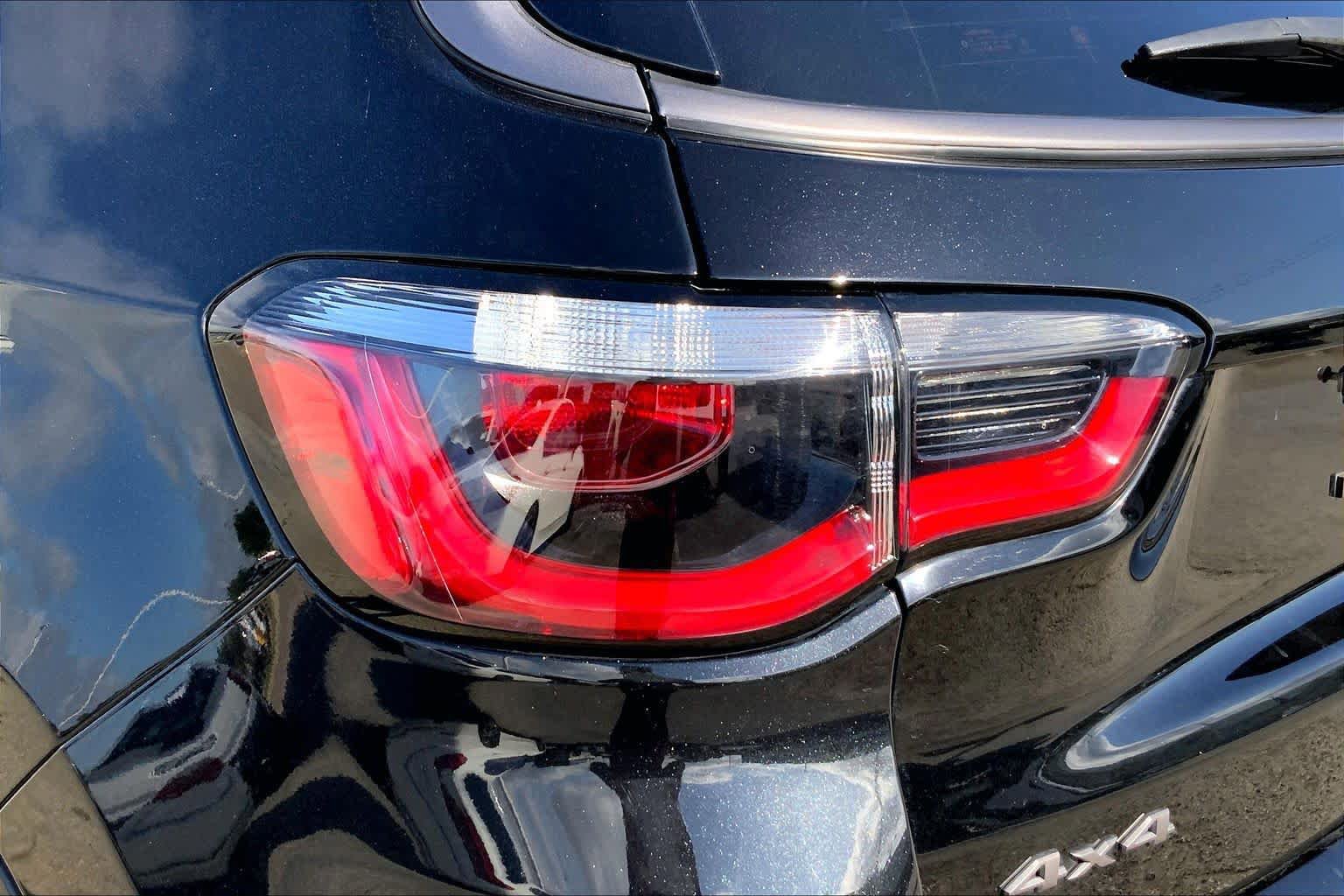 Used 2021 Jeep Compass Trailhawk AWD/4WD image 25