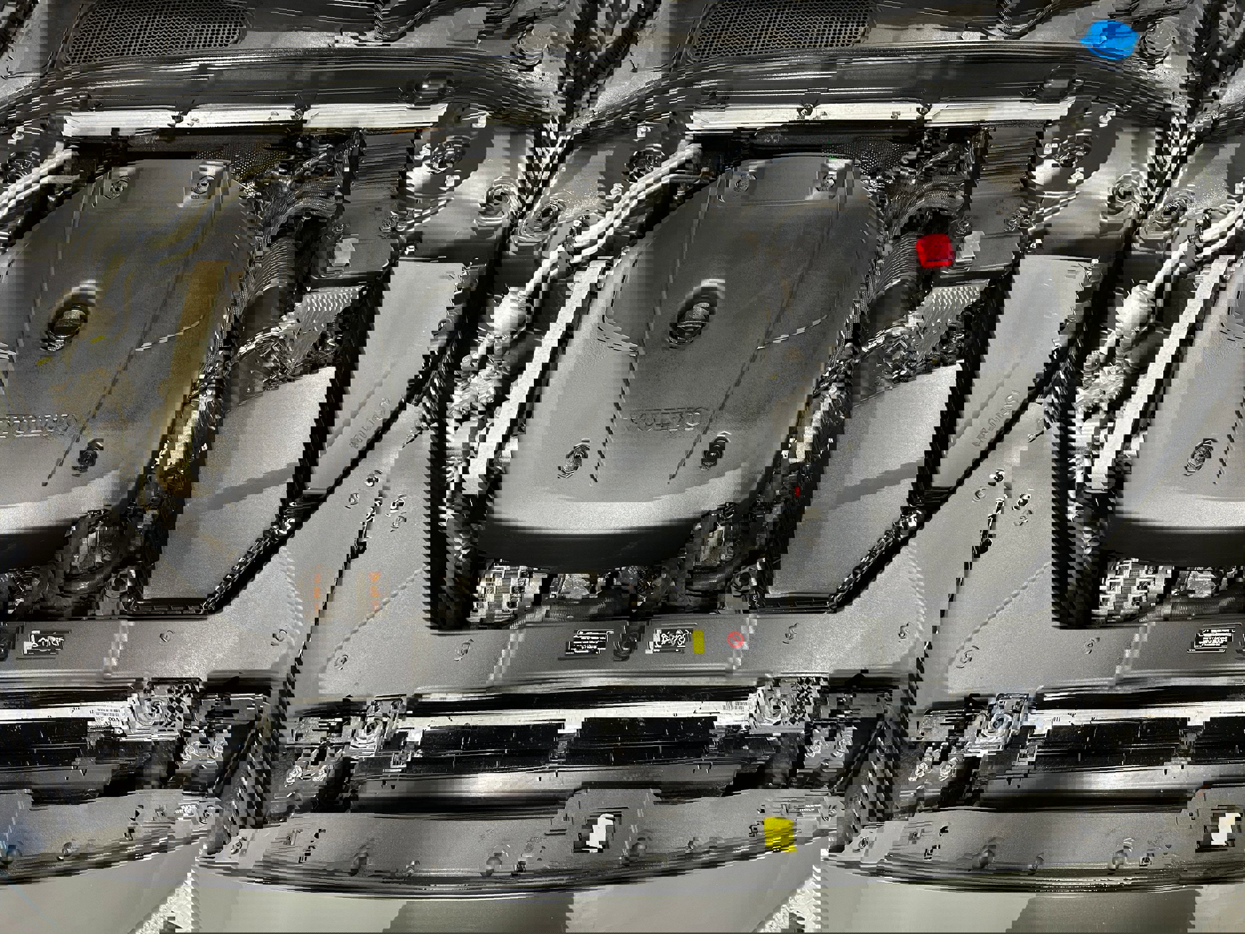 Used 2020 Volvo V60 T5 Cross Country image 17