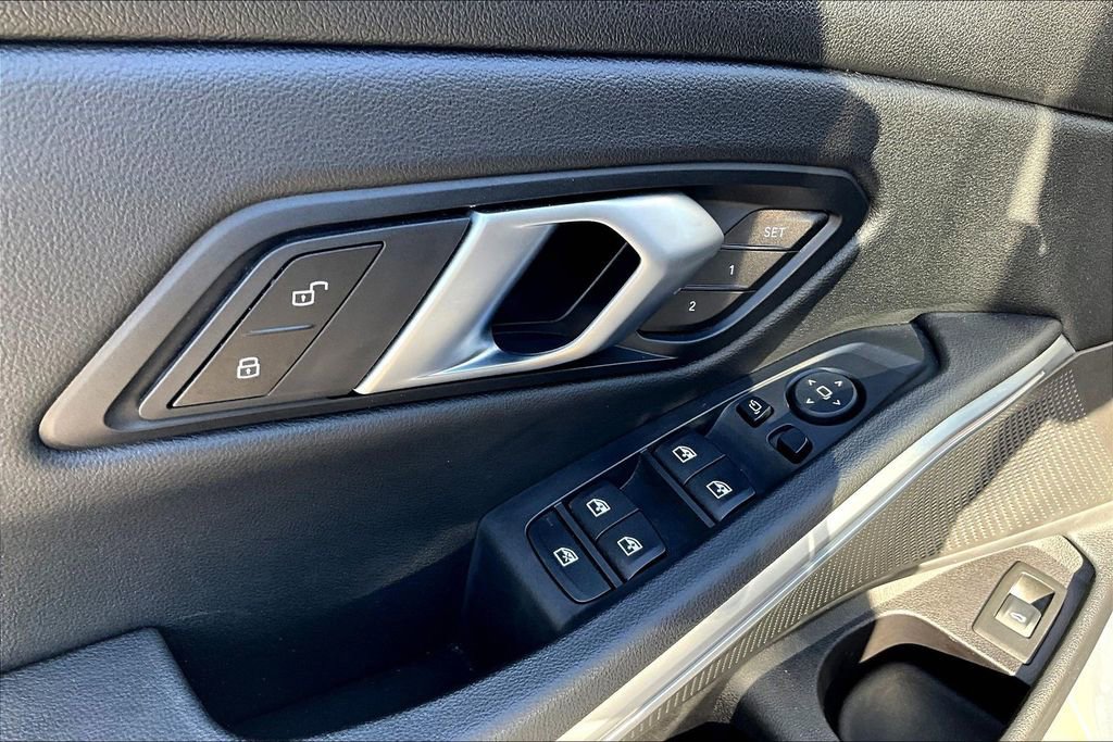 Used 2025 BMW 330i Sedan image 50