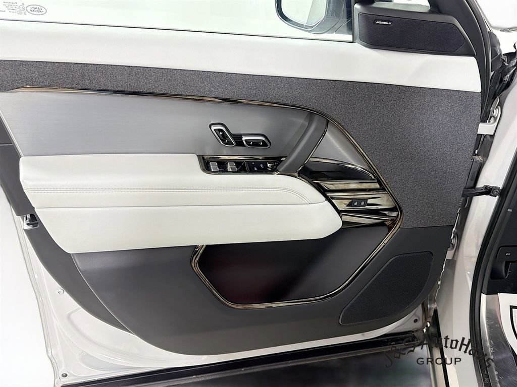 Used 2024 Land Rover Range Rover Sport SE AWD/4WD image 22