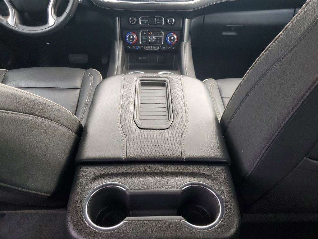 Used 2023 Chevrolet Suburban Premier image 22