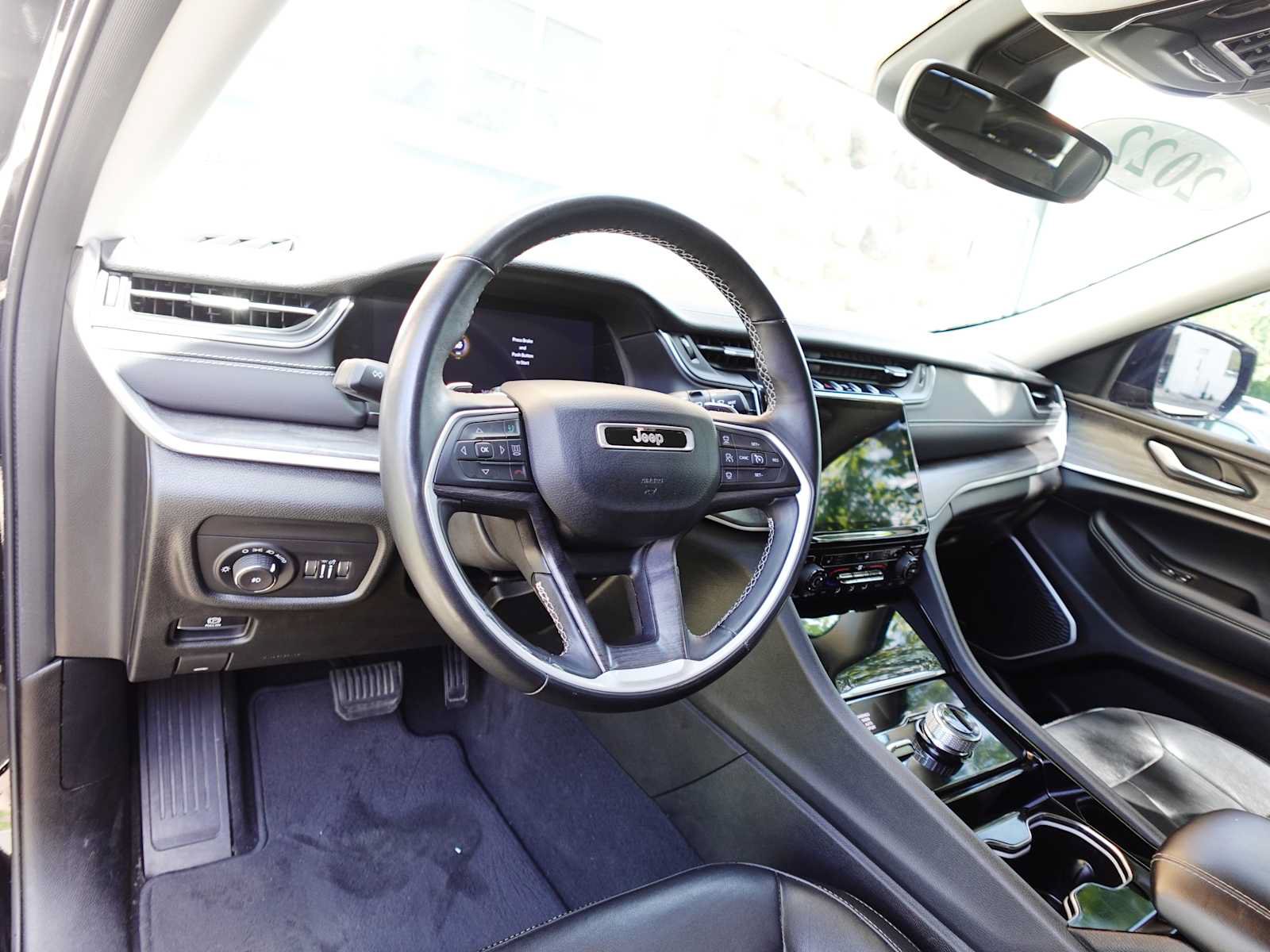 Used 2022 Jeep Grand Cherokee L Limited AWD/4WD image 15