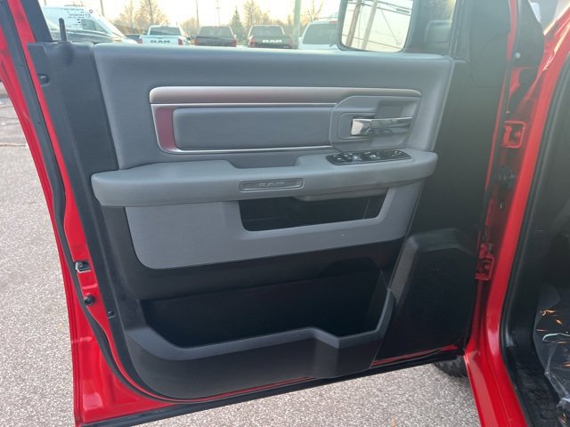 Used 2019 RAM 1500 Classic SLT image 24