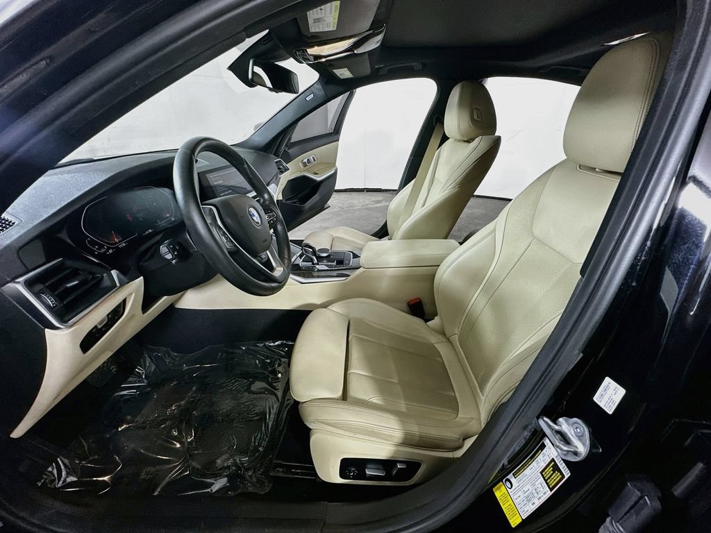Used 2022 BMW 330i Sedan w/ Premium Package 2 RWD image 17
