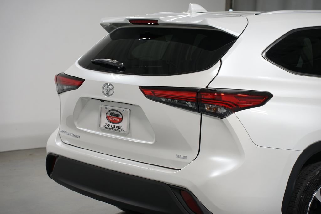 Used 2023 Toyota Highlander XLE image 9