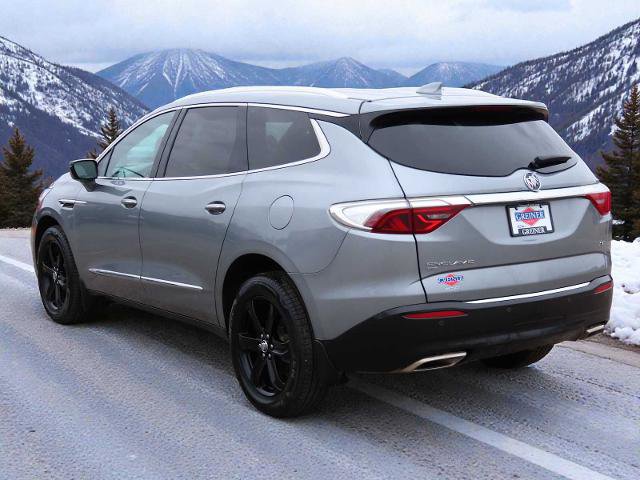 Used 2023 Buick Enclave Essence image 4