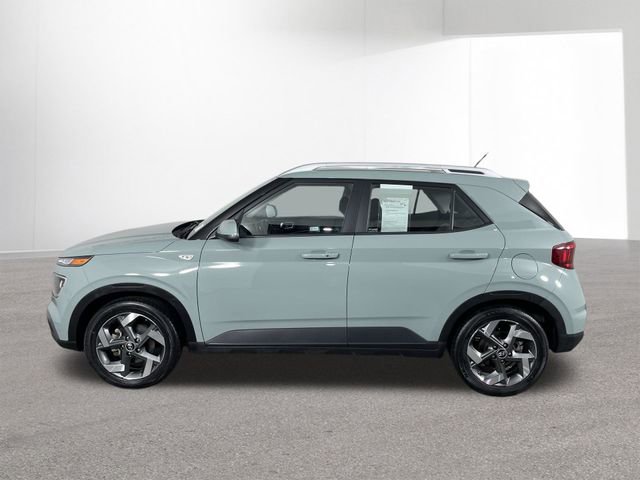 Used 2025 Hyundai Venue SEL FWD image 13