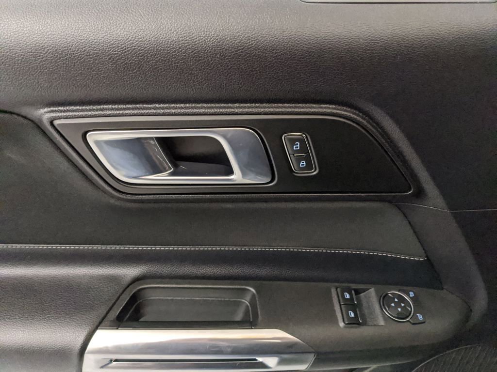Used 2019 Ford Mustang Coupe image 13
