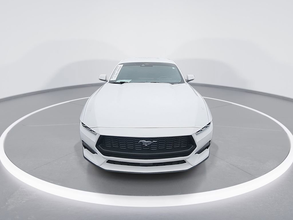 Used 2024 Ford Mustang Coupe RWD image 3