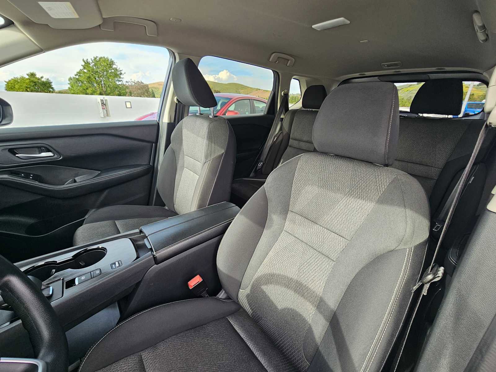 Used 2024 Nissan Rogue SV image 21