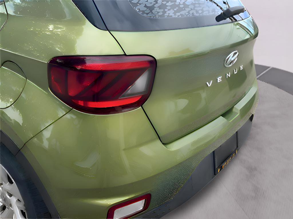 Used 2020 Hyundai Venue SEL image 19