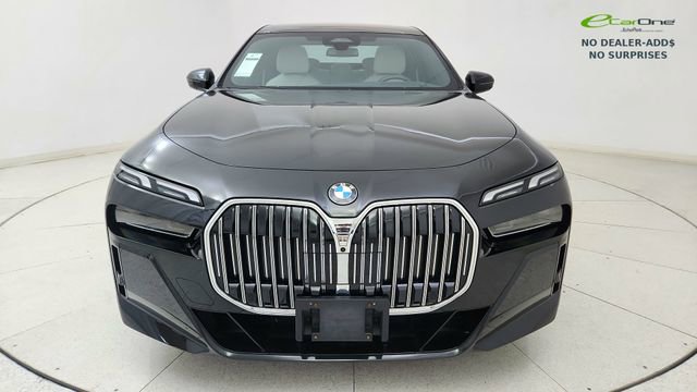 Used 2023 BMW 740i w/ Parking Assistance Package image 2