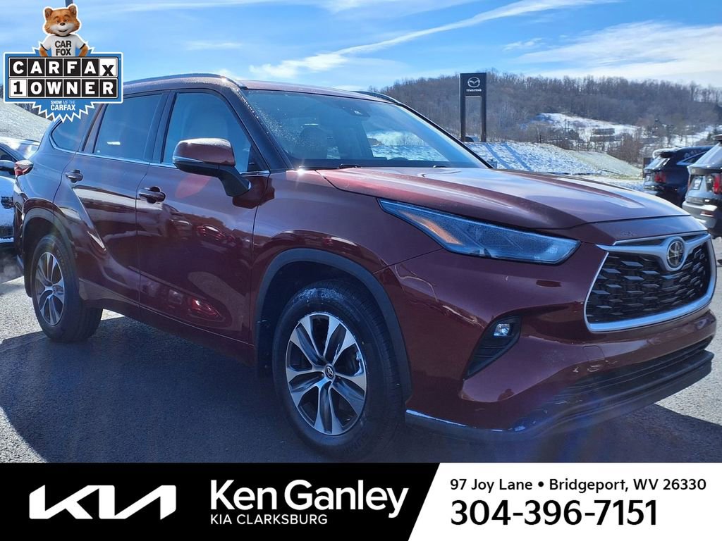Used 2022 Toyota Highlander XLE image 4