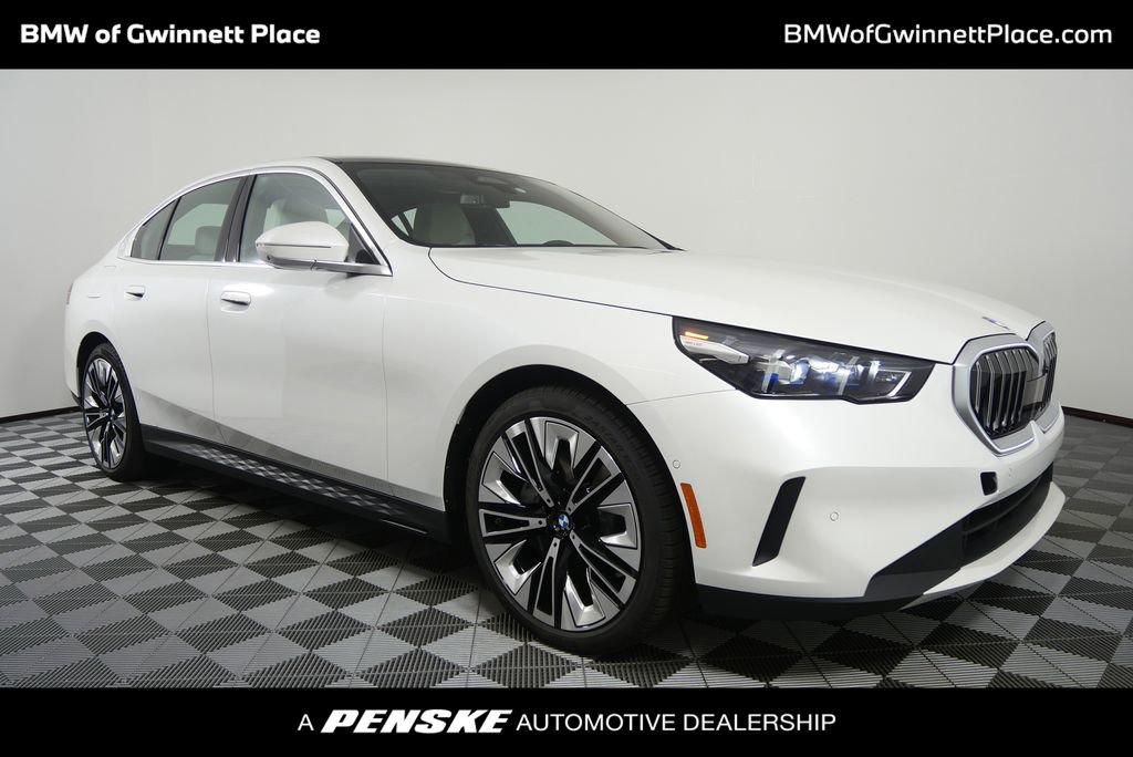New 2026 BMW 540i xDrive w/ Premium Package