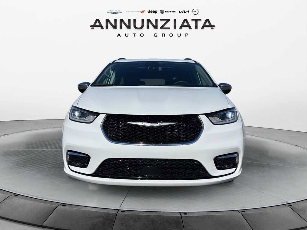 Certified 2023 Chrysler Pacifica Limited image 8