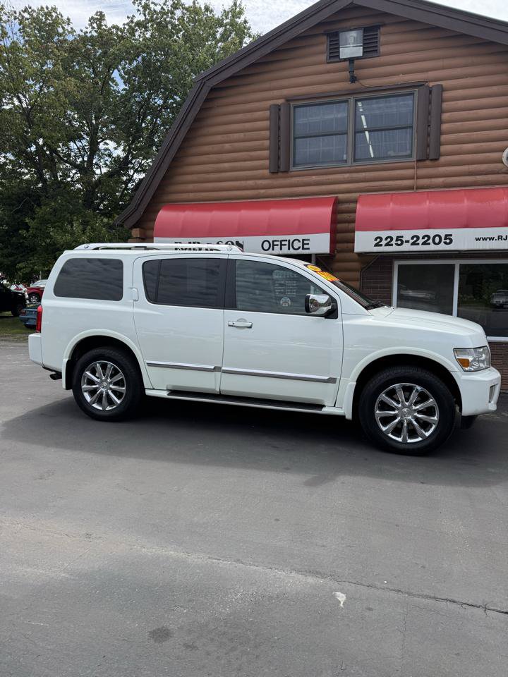 Used 2010 INFINITI QX56 4WD w/ Technology Pkg image 2