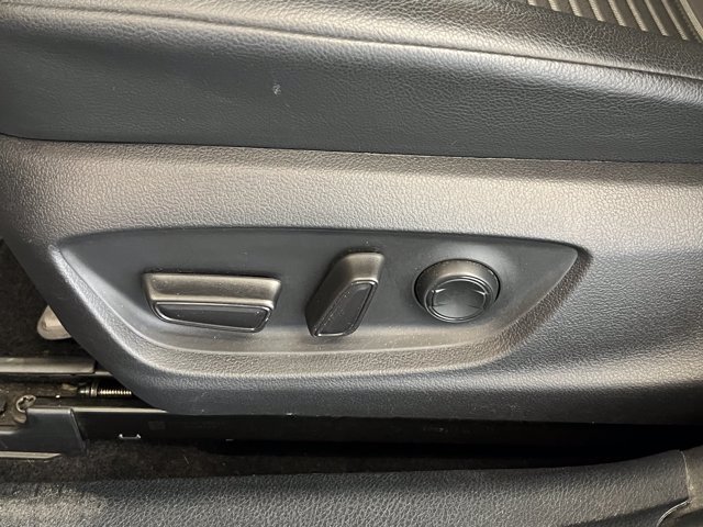 Used 2022 Toyota Camry SE FWD image 28