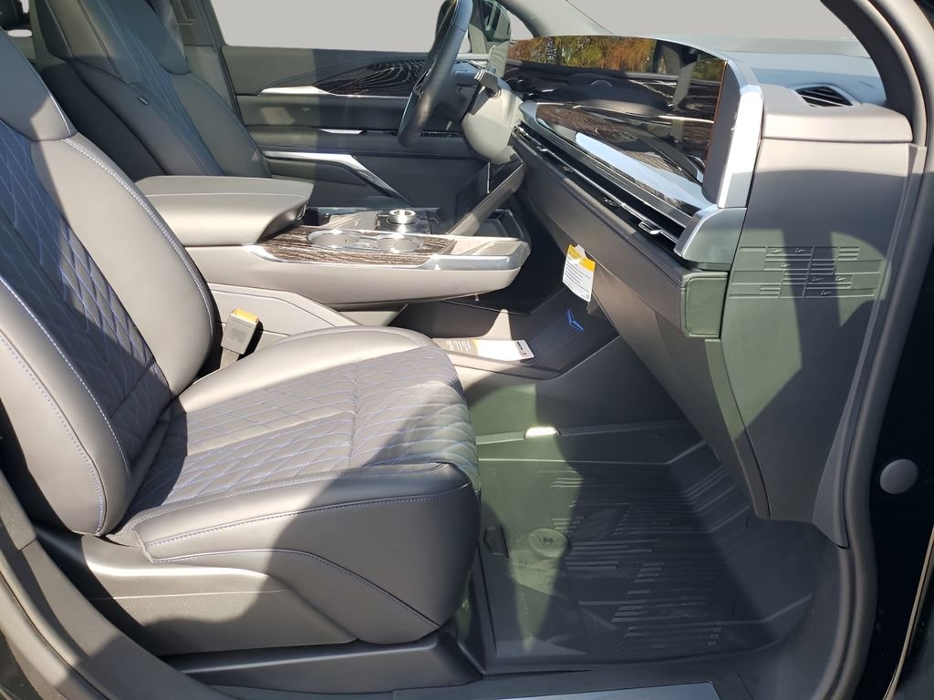 New 2026 Cadillac Escalade IQL Luxury w/ LPO, Floor Liner Package image 16
