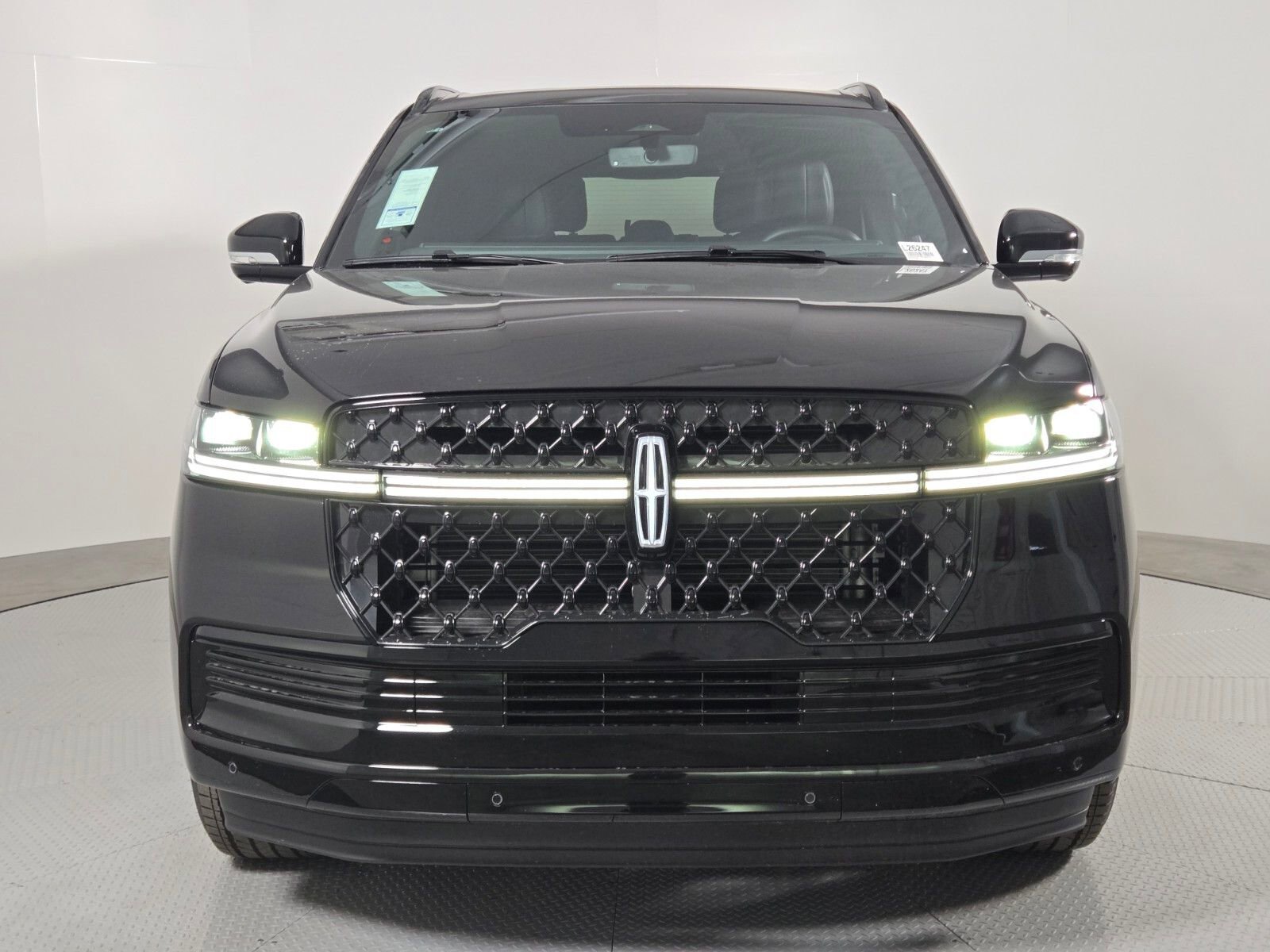 New 2026 Lincoln Navigator L Reserve w/ Jet Appearance Package AWD/4WD image 10