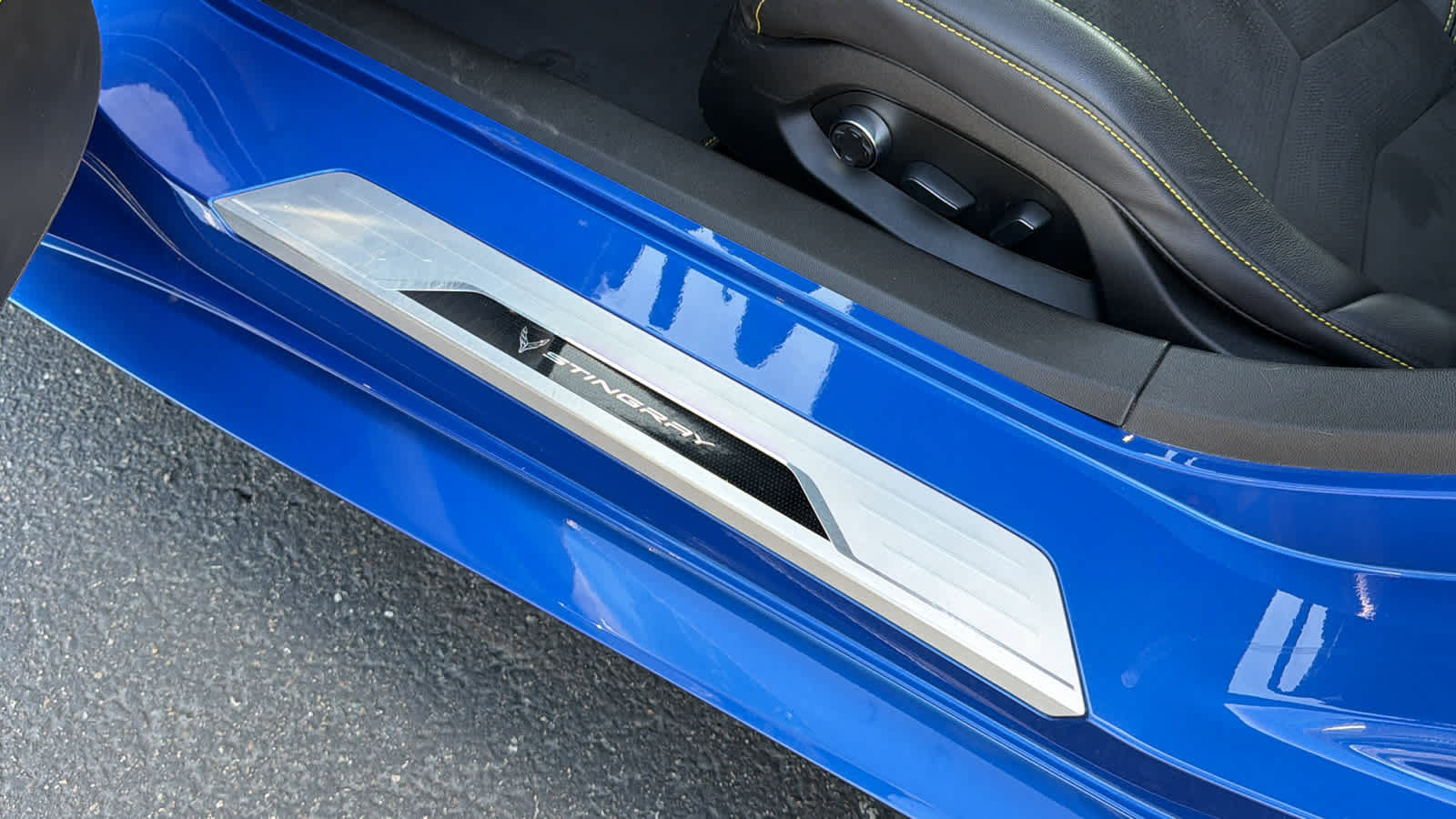 Used 2021 Chevrolet Corvette Stingray Premium Cpe w/ Z51 Performance Package RWD image 25