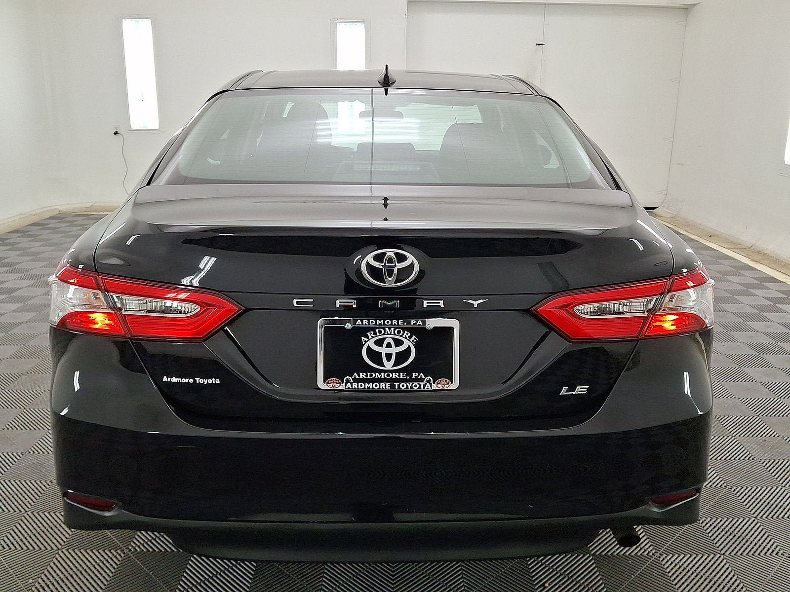 Used 2020 Toyota Camry LE FWD image 14