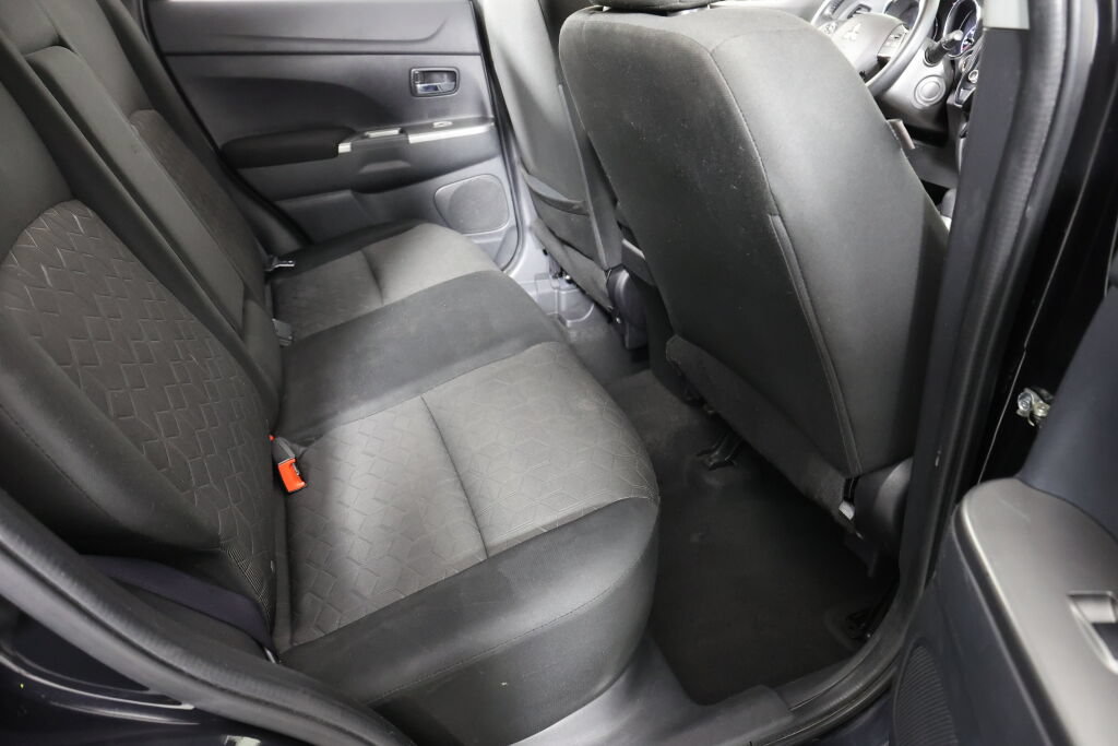 Used 2021 Mitsubishi Outlander Sport SE FWD image 23