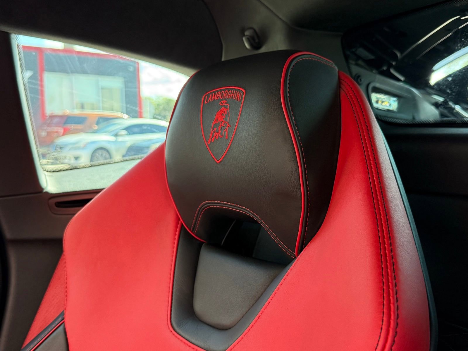Used 2021 Lamborghini Huracan EVO image 36