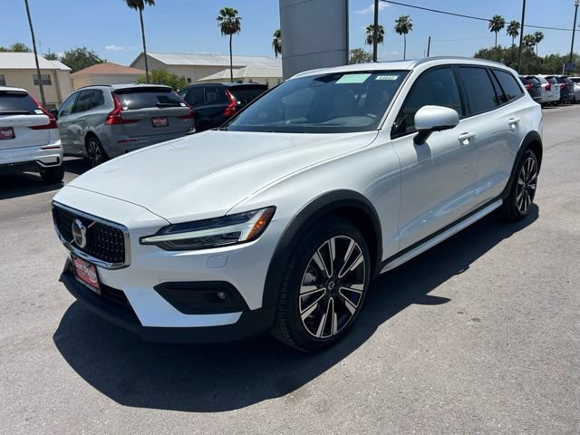 New 2026 Volvo V60 B5 Cross Country Ultra w/ Protection Package Premier AWD/4WD image 3