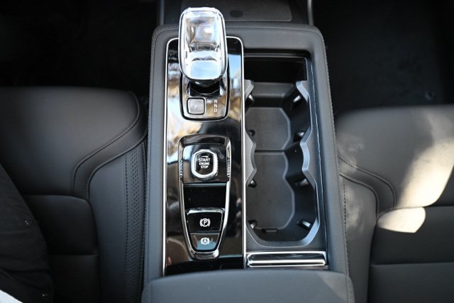 New 2026 Volvo XC90 B5 Core AWD/4WD image 17