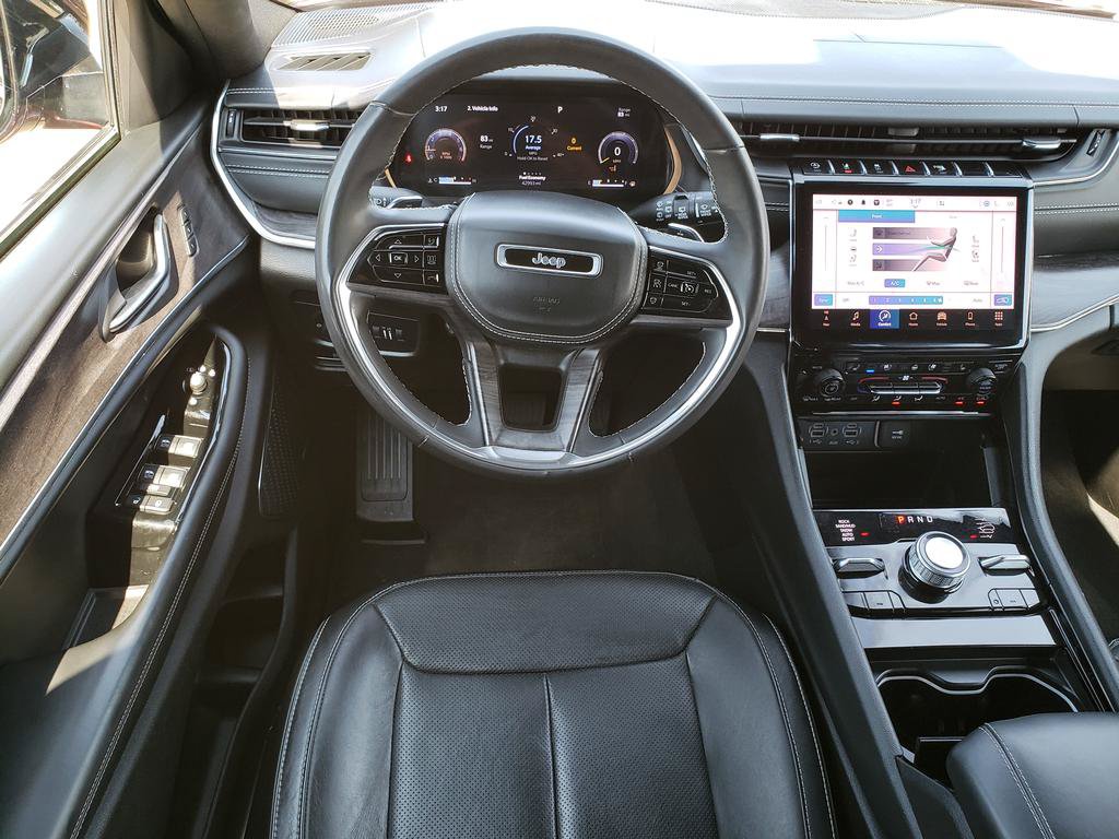 Used 2023 Jeep Grand Cherokee L Overland AWD/4WD image 17