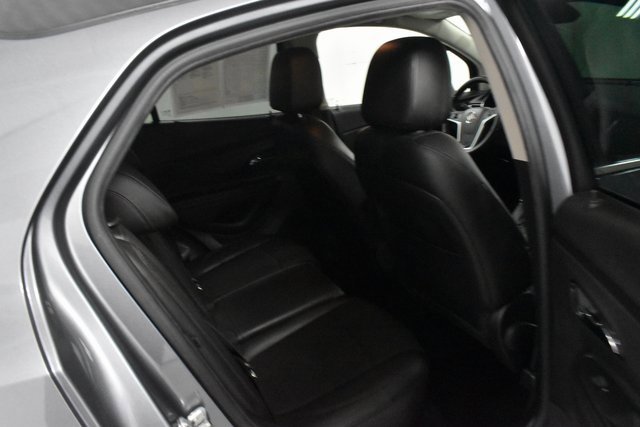 Used 2019 Buick Encore Sport Touring image 17