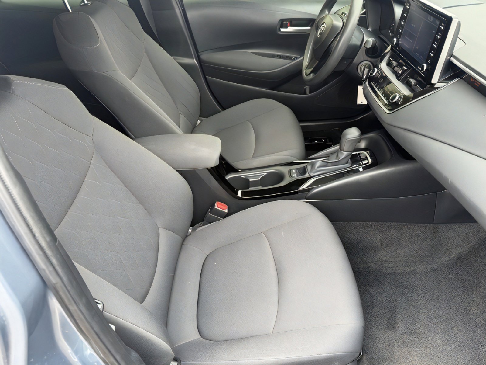 Used 2021 Toyota Corolla LE w/ Carpet Mat Package (TMS) image 11