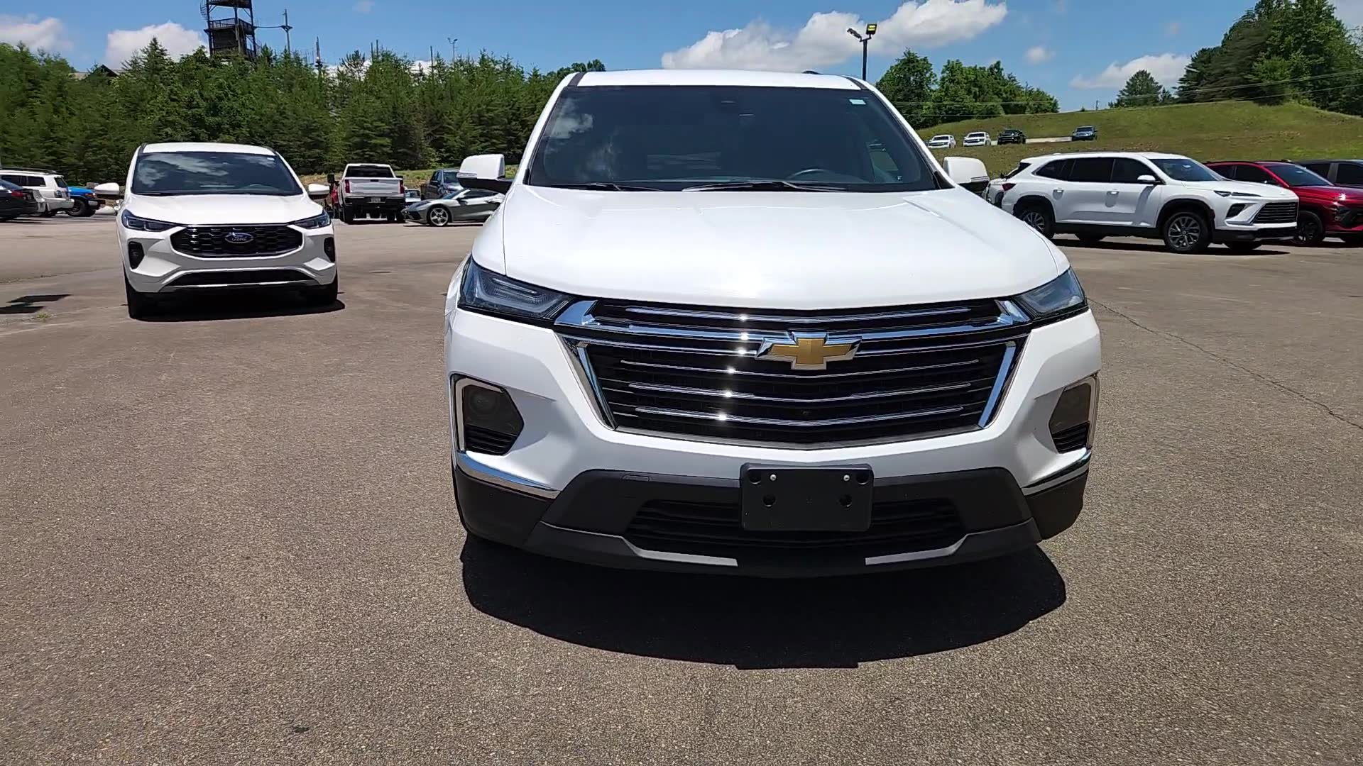 Used 2022 Chevrolet Traverse LT FWD image 7