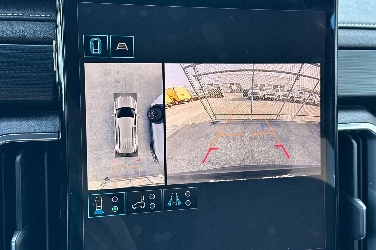 Used 2024 GMC Acadia Elevation w/ Luxury Package image 28