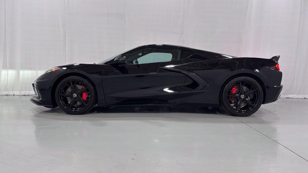 Used 2022 Chevrolet Corvette Stingray Premium Cpe w/ Z51 Performance Package RWD image 8