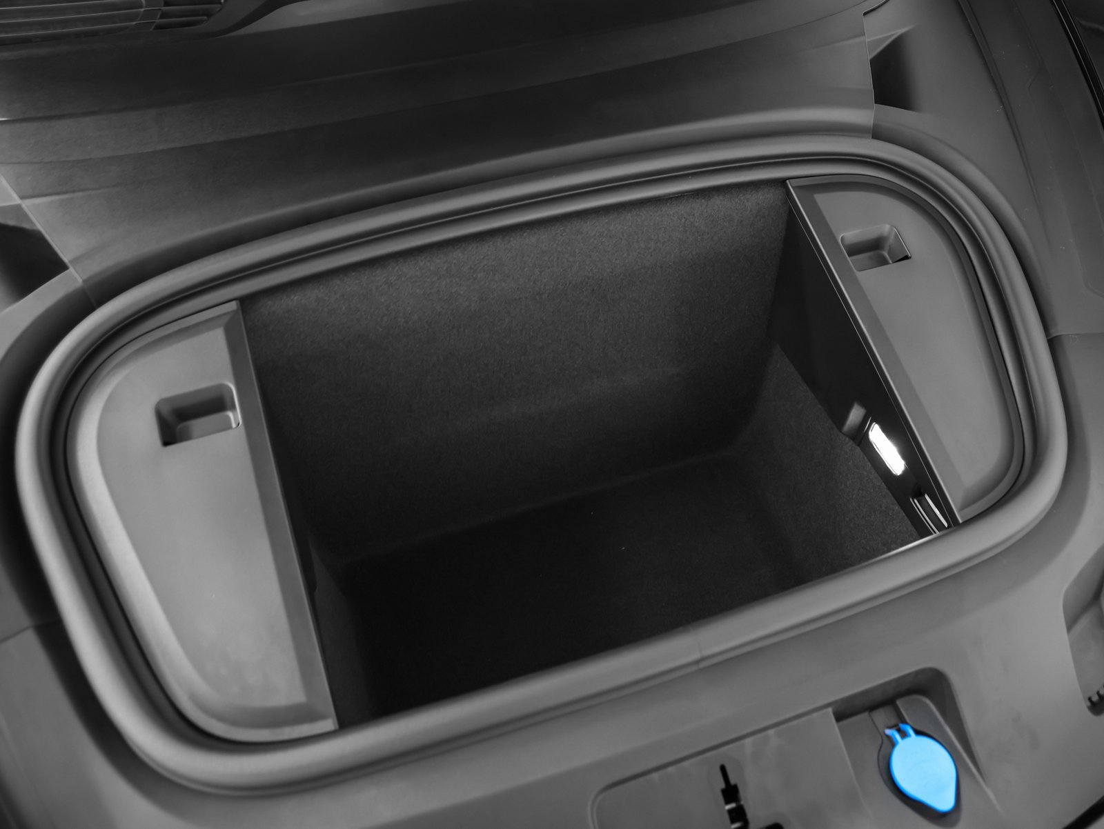 New 2025 Porsche Taycan 4 Cross Turismo image 17