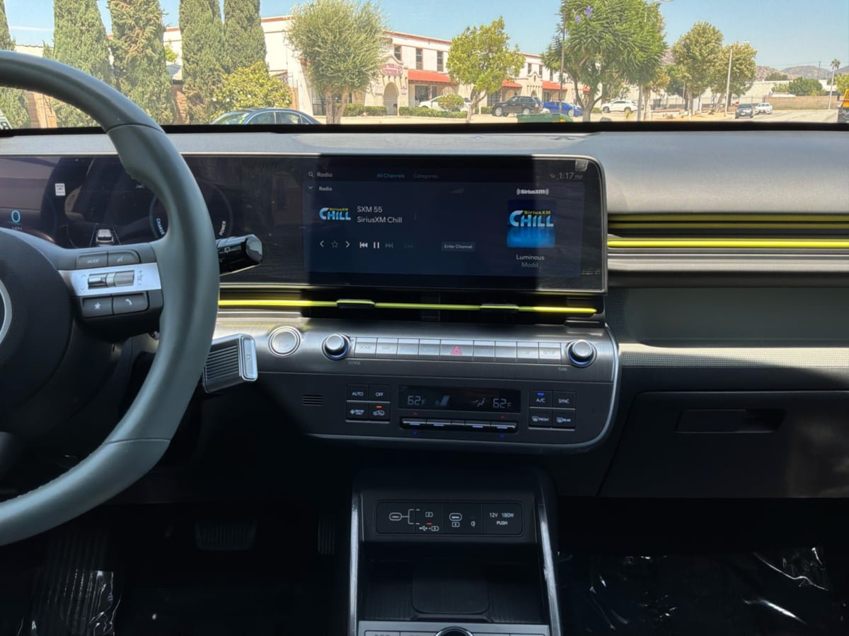 Used 2024 Hyundai Kona Limited FWD image 15