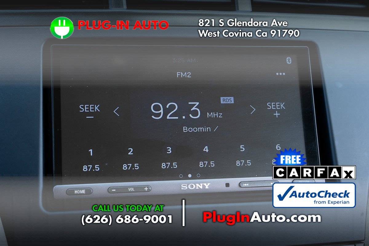 Used 2012 Toyota Prius V Five image 27