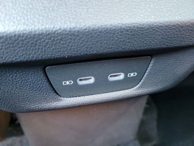 Certified 2025 Volkswagen Tiguan SE R-Line AWD/4WD image 13