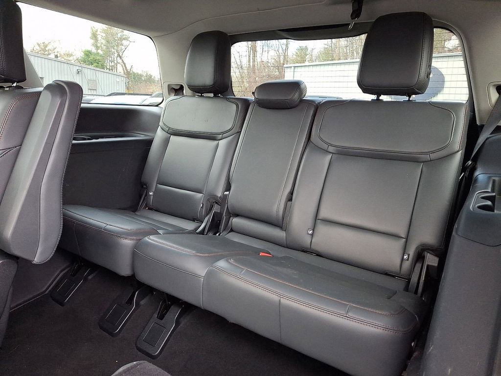 Certified 2025 Ford Expedition Active image 12