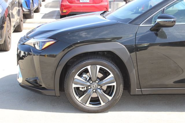 Certified 2025 Lexus UX 300h FWD image 4