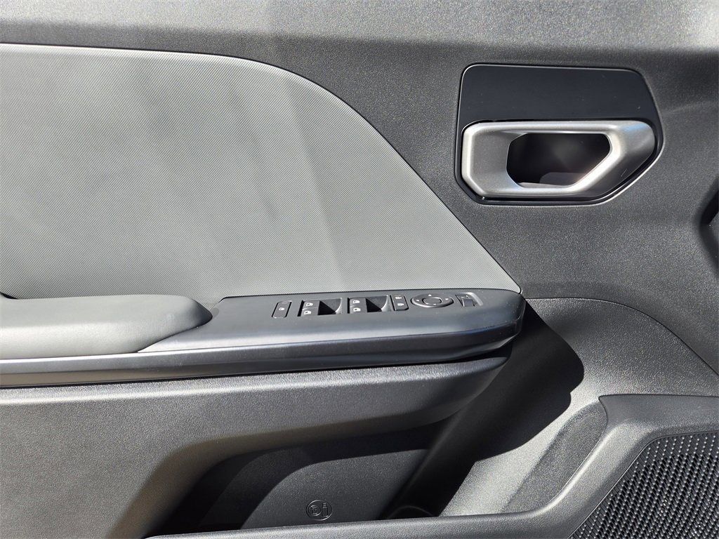 New 2025 Kia K4 LXS image 16