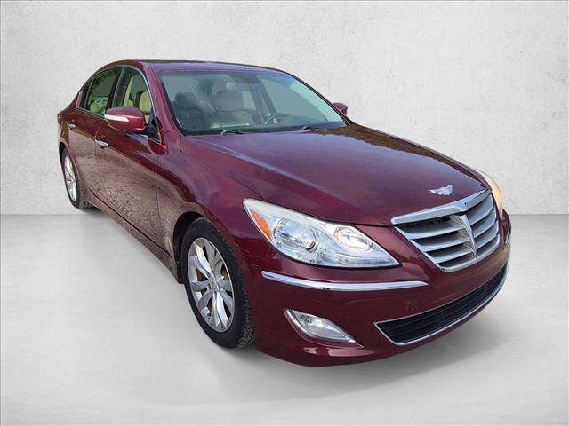 Used 2013 Hyundai Genesis 3.8 RWD image 3