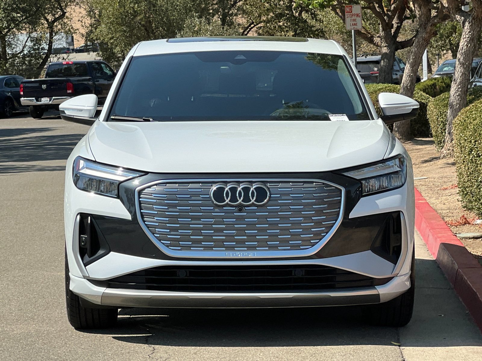 Used 2025 Audi Q4 e-tron Premium AWD/4WD image 9