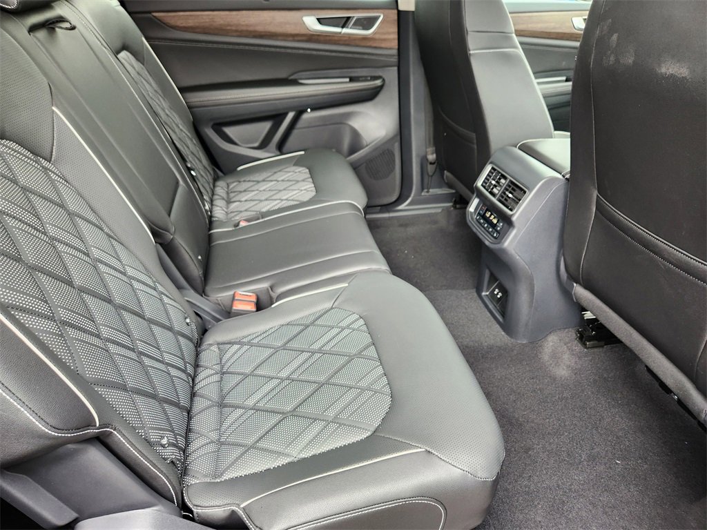 New 2025 Volkswagen Atlas SEL Premium R-Line image 21