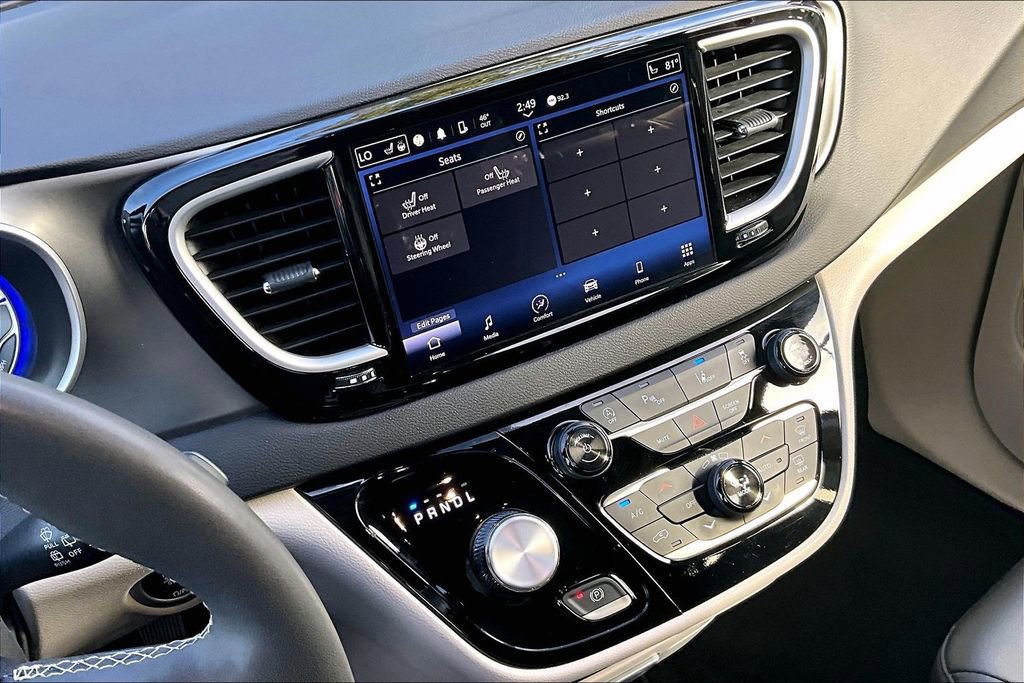 Used 2024 Chrysler Pacifica Touring-L image 9