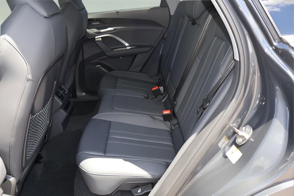 New 2025 Audi Q5 Premium Plus image 13