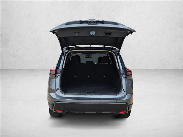 Used 2025 Nissan Rogue SV image 5